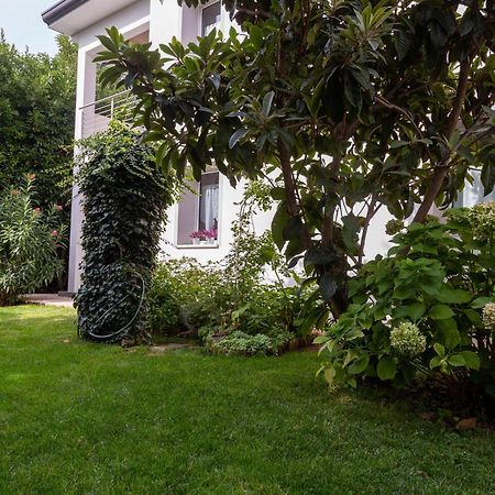 Appartamento Con Giardino Le Querce Sistiana Luaran gambar