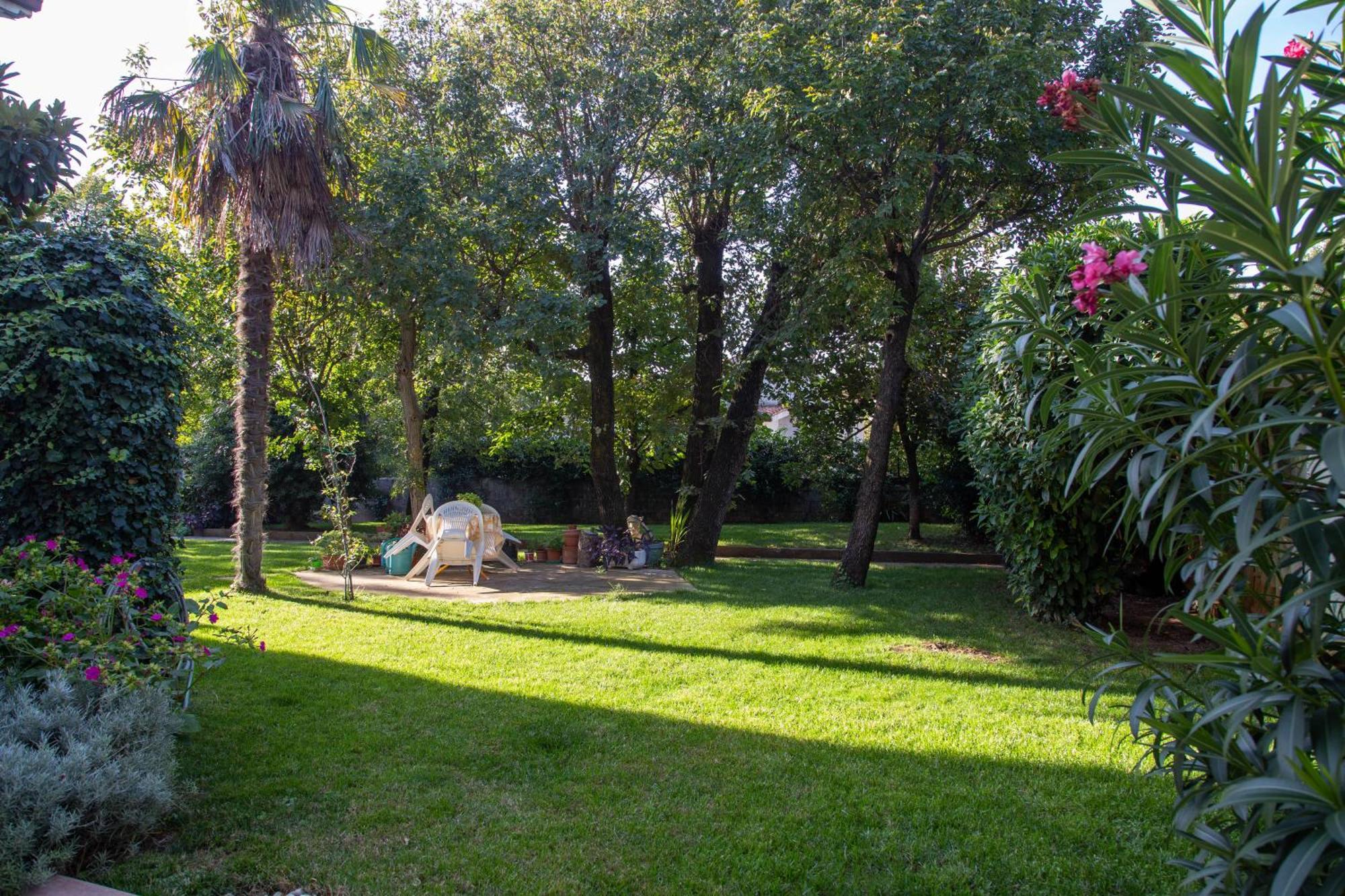 Appartamento Con Giardino Le Querce Sistiana Luaran gambar
