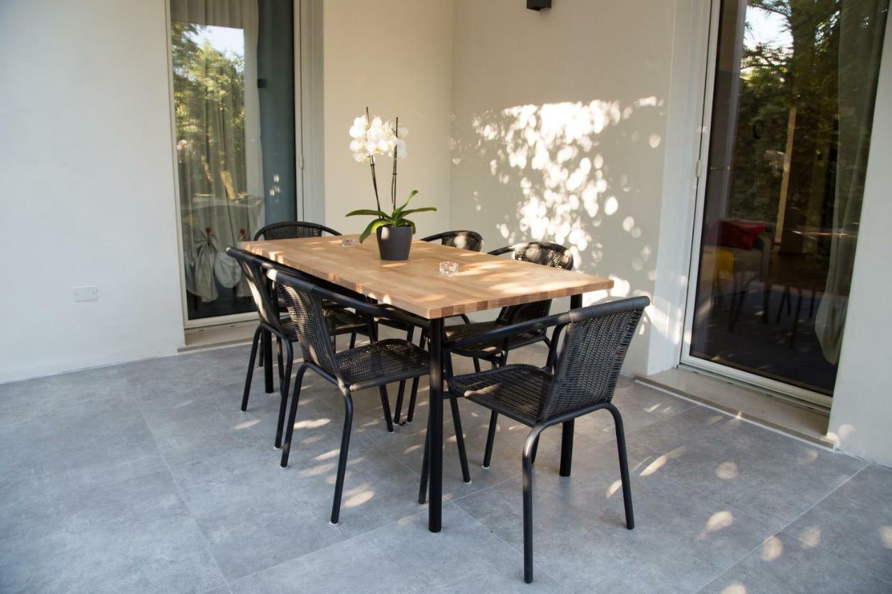 Appartamento Con Giardino Le Querce Sistiana Luaran gambar